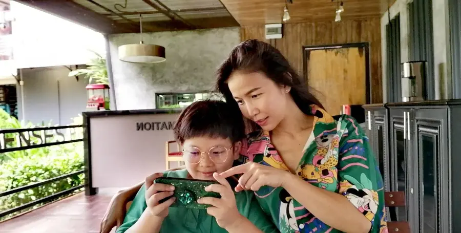 แม่โบว์ กับ น้องเควิน