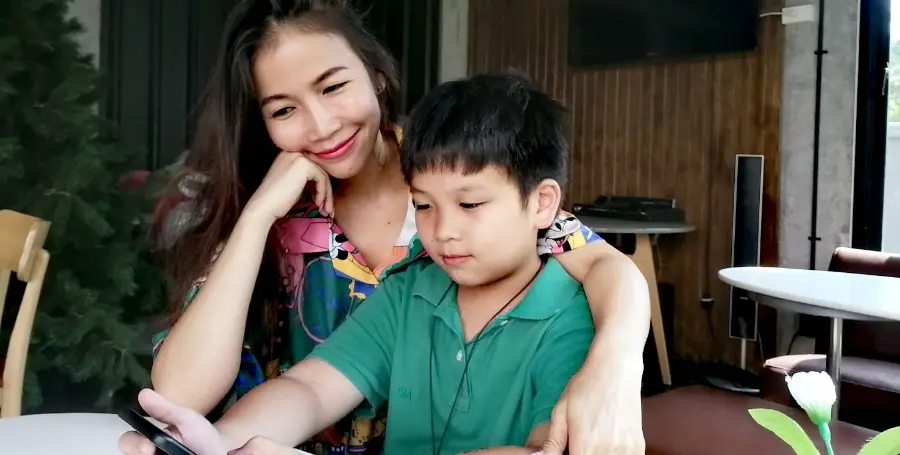 แม่โบว์ กับ น้องเควิน